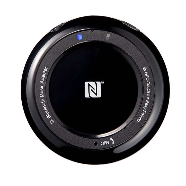 サンワサプライは11日、有線スピーカーを簡単にワイヤレス化してiPhoneやスマホの音楽を楽しめるBluetoothオーディオレシーバー、「Bluetoothレシーバー（オーディオ・通話対応・受信機・NFC接続）400-BTAD003」を発売した。