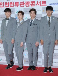 ボーカルグループ2AMがニューアルバムを発表する。 ボーカルグループ2AMがニューアルバムを発表する。