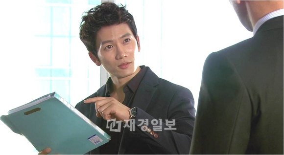 2013年下半期、様々なトレンディドラマを通じてお茶の間の女性視聴者をときめかせているHOTな男たちに視線が集中している。写真＝SBS『相続者たち』、KBS2『秘密』キャプチャ