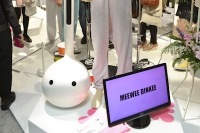 明和電機が初のファッションブランド「ミーウィーディンキー」立ち上げ