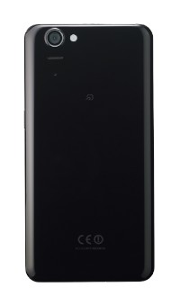KDDIは12日、フルHD対応IGZO液晶ディスプレイを搭載したスマートフォン「AQUOS PHONE SERIE」（シャープ製）を15日から発売すると発表した。