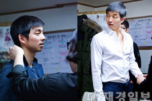 コン・ユの衣装フィッティングの写真が公開された。写真=マネジメントSOOP