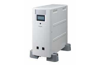 パナソニック エコソリューションズの「産業・住宅用 リチウムイオン蓄電システム 5kWh スタンドアロンタイプ」。高容量リチウムイオン電池の採用で、価格を従来品の約2分の1となる90万円とした（写真提供：パナソニック）