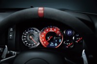 日産自動車は19日、高級スポーツカー「GT-R」の特別モデル「NISMO」を2月末から発売すると発表した。
