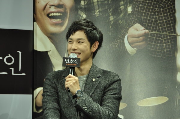 ZE:Aのシワンがソン・ガンホと共演した感想を伝えた。