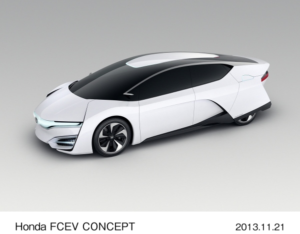ホンダが20日、2013年ロサンゼルスオートショーで公開した新型の燃料電池電気自動車（FCEV）「Honda FCEV CONCEPT」（写真提供：ホンダ）