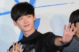 俳優イ・ジョンソクが声の才能寄付キャンペーン活動に参加する。