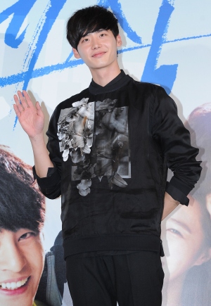 俳優イ・ジョンソクが声の才能寄付キャンペーン活動に参加する。 俳優イ・ジョンソクが声の才能寄付キャンペーン活動に参加する。