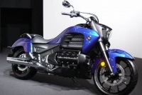ヘッドライトをはじめとして、灯火類はLEDを全面適用した『GOLDWING F6C』