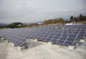 太陽誘電は26日、群馬県高崎市本郷町に太陽光発電所を開所し、11月から稼動したと発表した。 太陽誘電は26日、群馬県高崎市本郷町に太陽光発電所を開所し、11月から稼動したと発表した。