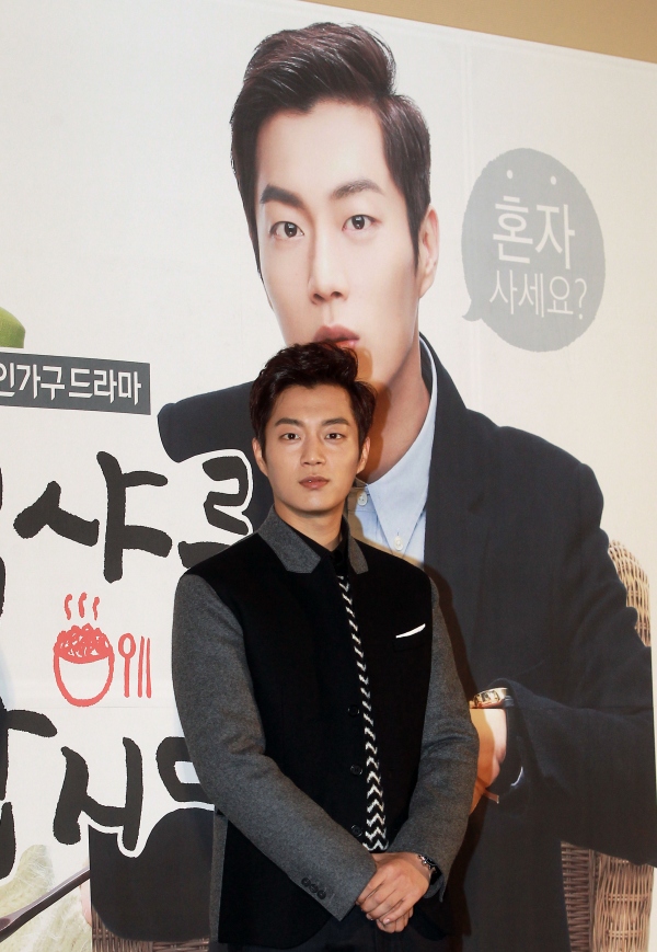 ユン・ドゥジュンがアイドルとして演技を始めるにあたって、一部のレッテルについて言及した。