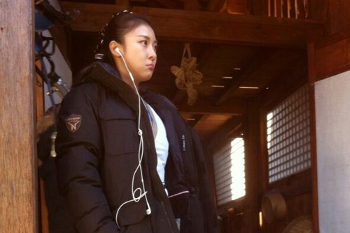 女優ハ・ジウォンの愛くるしい笑顔がキャッチされ話題だ。