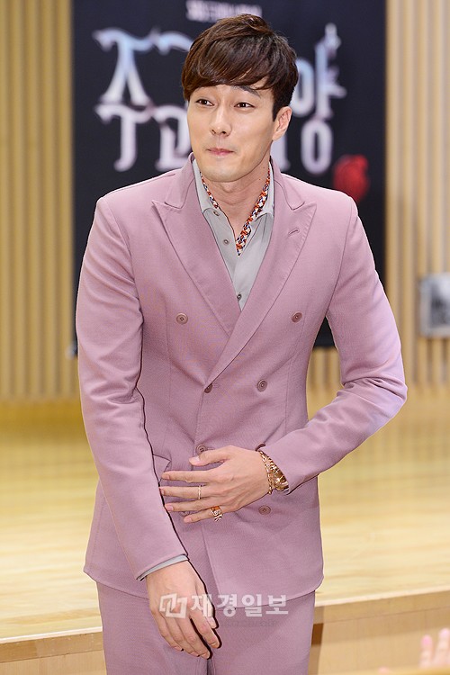 俳優ソ・ジソプとMiss Aのスジが、“一緒に忘年会に行きたい男女芸能人”1位に選ばれた。