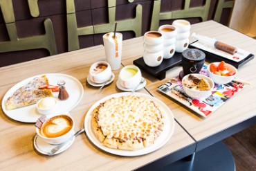 チョコレートバー「マックス ブレナー」が表参道に1号店オープン -  日本限定の抹茶ホットチョコも