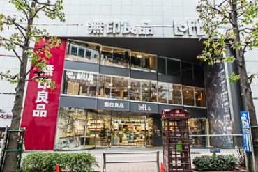 店内初公開！カフェ併設・売り場面積3倍、新しい無印良品渋谷西武は「カスタマイズ」がキーワード