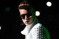 ジャスティン・ビーバー、救済キャンペーンのためフィリピンへ