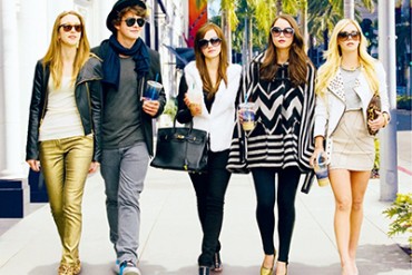 映画「ブリングリング」×バーニーズ - ソフィア・コッポラの直筆サインや映画衣装のディスプレイ