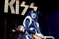 元キッスのエース 持ち家が焼失