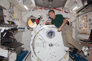 国際宇宙ステーション（ISS）で若田光一さんとの会話実験を行ったロボット宇宙飛行士「KIROBO」（写真提供：トヨタ自動車）
