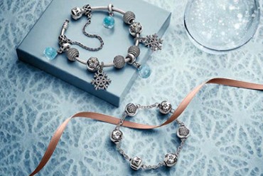 「PANDORA」が銀座三越にクリスマス限定ショップ - ジュエリーBOXのプレゼントも