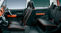 マツダが2014年1月31日に発売するSUVタイプの軽自動車「マツダ フレアクロスオーバー」(写真提供:マツダ) マツダが2014年1月31日に発売するSUVタイプの軽自動車「マツダ フレアクロスオーバー」(写真提供:マツダ)