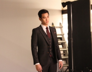 SBS水木ドラマ『星から来たあなた』に出演中のキム・スヒョンの広告撮影現場写真が公開された。写真=ZIOZIA SBS水木ドラマ『星から来たあなた』に出演中のキム・スヒョンの広告撮影現場写真が公開された。写真=ZIOZIA