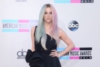 ケシャ、摂食障害のためリハビリ施設に入る