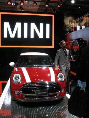 写真は「New MINI」のクーパー。 写真は「New MINI」のクーパー。