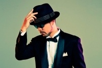 童子-T 謎の女性シンガーを迎えた禁断のラブソングが話題に