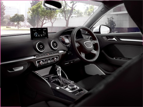 アウディジャパンが14日発売した新型のプレミアムコンパクトセダン「Audi A3 Sedan」