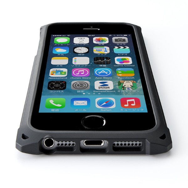 四隅のダンパーで落下時の衝撃を抑えるサンワサプライのiPhone 5s / 5ケース「200-PDA135GY」