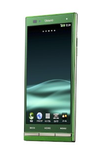 auの春モデルのスマートフォン「URBANO」(京セラ株式会社)