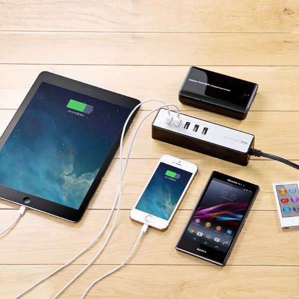 スマートフォンやタブレットなどを最大5台まで同時に充電することができるサンワダイレクトのUSB充電器「5ポートUSB充電器 700-AC007シリーズ」