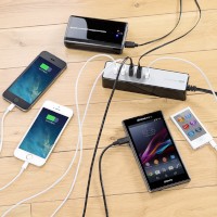 スマートフォンやタブレットなどを最大5台まで同時に充電することができるサンワダイレクトのUSB充電器「5ポートUSB充電器 700-AC007シリーズ」