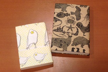 渋谷パルコで「ブックカバー展」開催、老若男女プロからアマチュアまで100人が自由な発想でデザイン