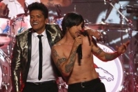 ブルーノ・マーズ レッチリとの共演も実現した【スーパーボウル】で記録更新