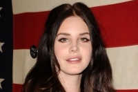ラナ・デル・レイの新作は5月リリース!?　ファンとの会話で思わず…