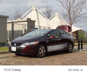 ホンダの燃料電池電気自動車「FCXクラリティ」（写真提供：ホンダ）