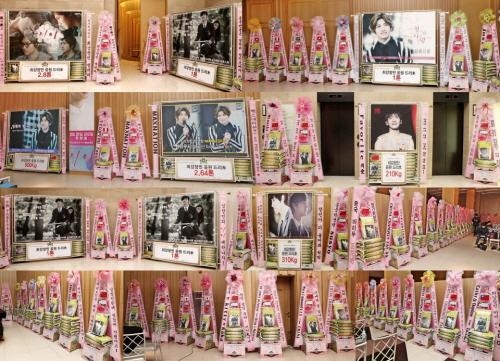 東方神起チャンミンの多国籍ファンが、Mnetドラマ『ミミ』に出演するチャンミンに米花輪を送り、彼を応援した。写真提供：ドリーミー