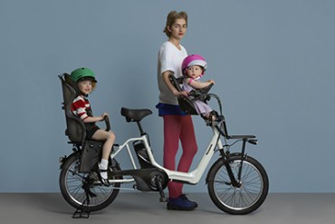 スマート＆エアな3人乗りが可能に！ パナソニックの電動自転車とエアバギーがコラボ