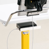 iPadなどのタブレットを机上に取り付けられるサンワサプライのカート製品