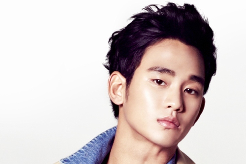 キム・スヒョンが、「レモナ」発売以来31年ぶりに初めての男性モデルとして電撃抜擢された。（写真提供：慶南製薬）