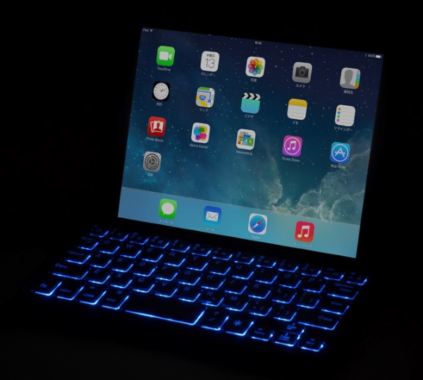 日本トラストテクノロジー（JTT）の「iPad mini＆mini Retina 用 光るワイヤレス キーボード Bookey Light ホワイト」