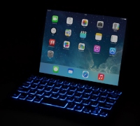 日本トラストテクノロジー(JTT)の「iPad mini&mini Retina 用 光るワイヤレス キーボード Bookey Light ホワイト」 日本トラストテクノロジー(JTT)の「iPad mini&mini Retina 用 光るワイヤレス キーボード Bookey Light ホワイト」