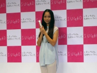 新感触スフレファンデ「SUGAO」新CM発表会に登場した宮崎あおいさん