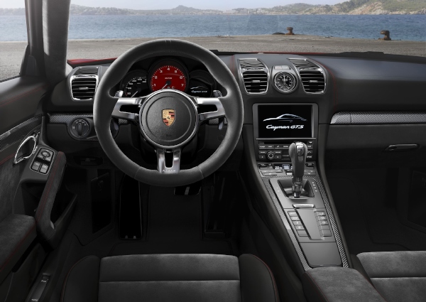 ポルシェ ジャパンが4月3日から予約受注を開始する「ボクスターGTS」「ケイマンGTS」のインテリア