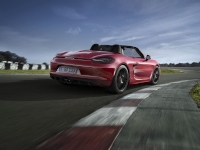 ポルシェ ジャパンが4月3日から予約受注を開始する「ボクスターGTS」