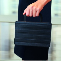 グリップ付きのiPad mini用ケース「GRIPSTER WRAP for iPad mini」 グリップ付きのiPad mini用ケース「GRIPSTER WRAP for iPad mini」