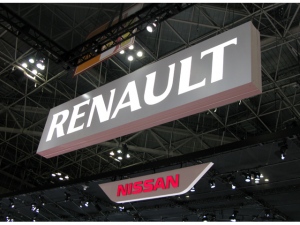 昨年の東京モーターショーでルノー&日産が隣り合わせのブース。 昨年の東京モーターショーでルノー&日産が隣り合わせのブース。