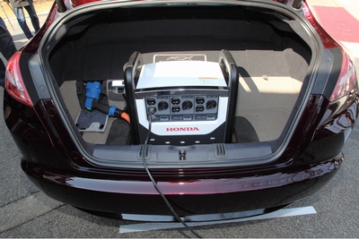 ホンダがさいたま市・神奈川県・大阪府に納車すると燃料電池電気自動車「FCXクラリティ」。外部給電機能を備えている。（写真提供：ホンダ）